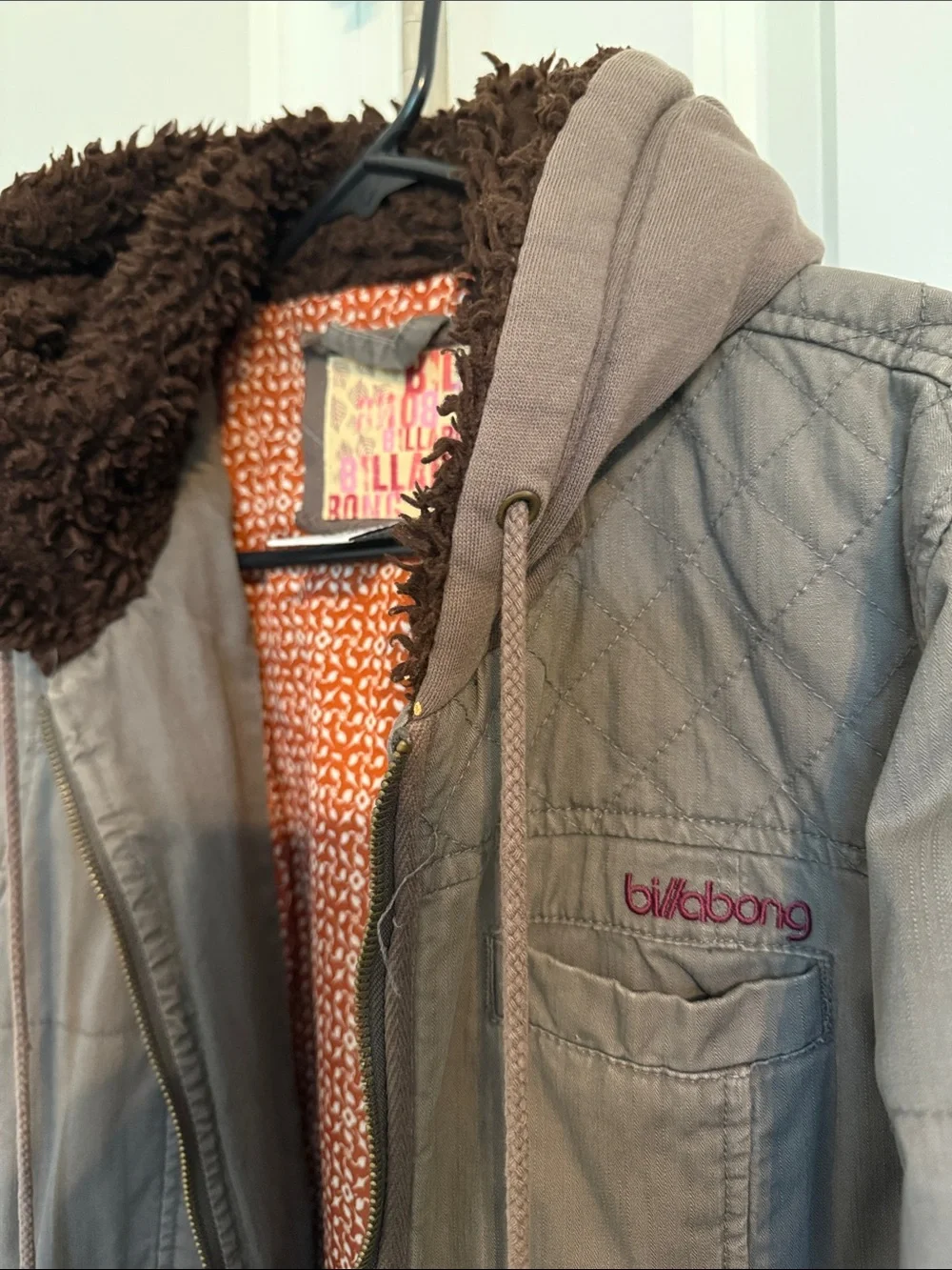Billabong Gray Quilted Hooded Jacket with Rust Patterned Lining